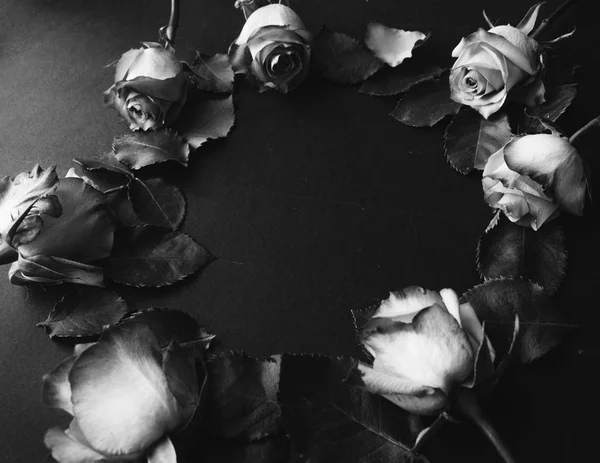 Frame Beautiful Roses Bouquet Black Background Black White — Stock Photo, Image