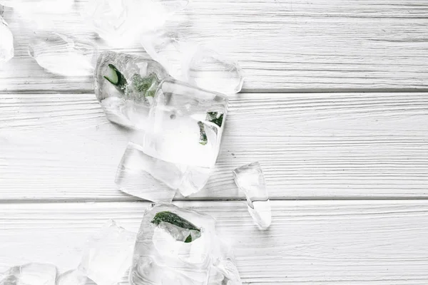 Ice Cubes Frozen Aloe White Wooden Planks — Stock Photo, Image