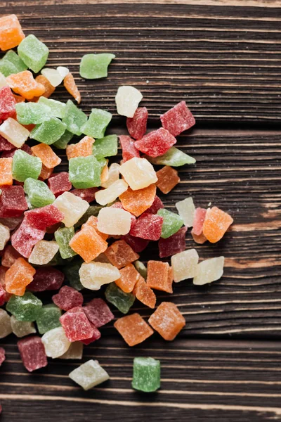 Pila Frutas Confitadas Colores Dulces Mesa Madera — Foto de Stock