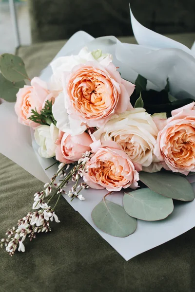 Szép Tavaszi Csokor Pályázati Rózsaszín Ranunculus Virágokkal Elegáns Virág Dekoráció — Stock Fotó