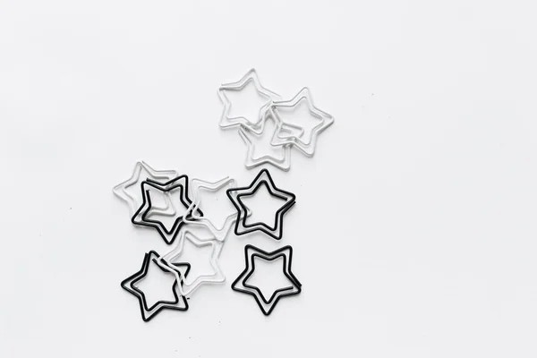 Estrellas Blancas Negras Decoraciones Sobre Fondo Blanco —  Fotos de Stock