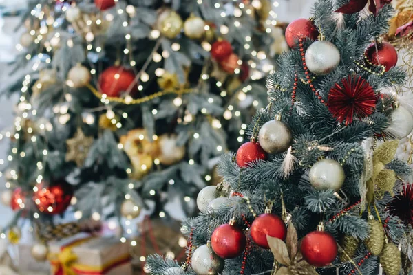 Arbre Noël Décoré Boules Rouges Blanches — Photo