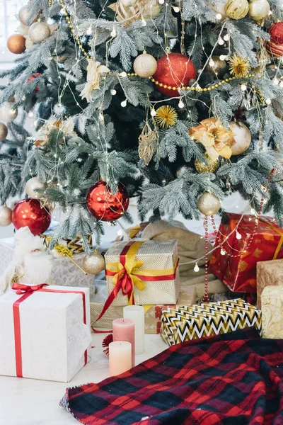 크리스마스 선물을 포장된 — 스톡 사진