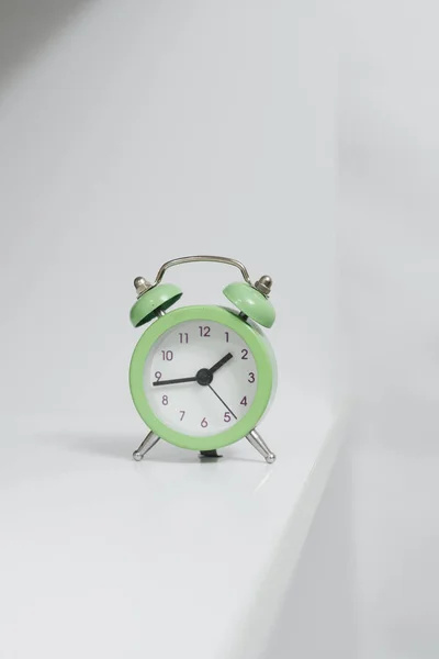 Vintage Verde Reloj Despertador —  Fotos de Stock