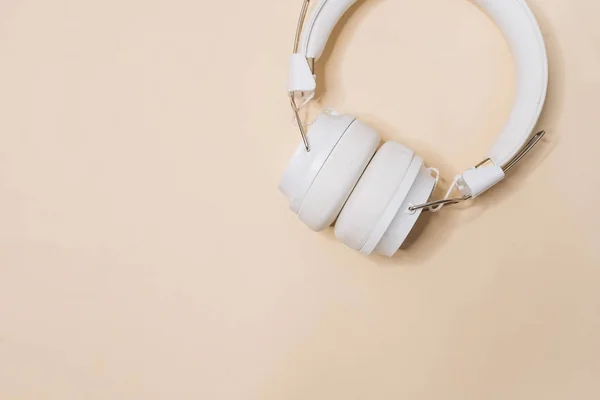 White Modern Headphones Listening Music — Stock Photo, Image