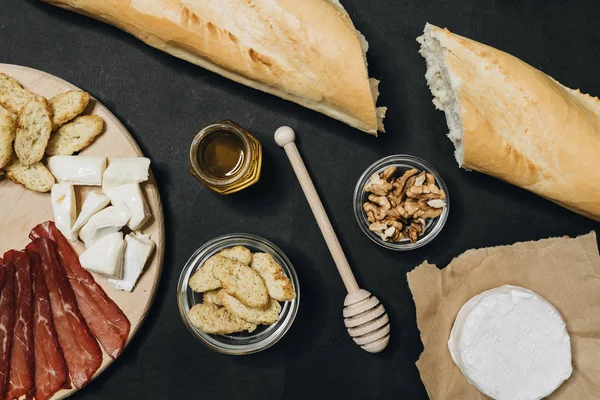 Seleção Aperitivo Queijo Lanche Choramingas — Fotografia de Stock