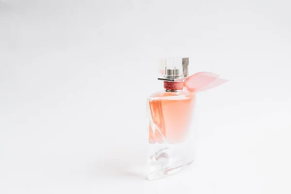 Butelka Perfum Białym Tle — Zdjęcie stockowe