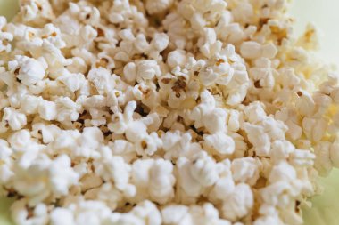 Patlamış mısır arka planı. Film izleme zamanı..