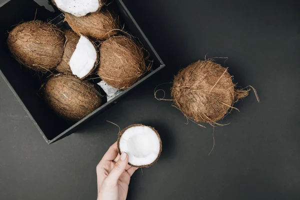 Pilha Cocos Fundo Frutas Tropicais — Fotografia de Stock