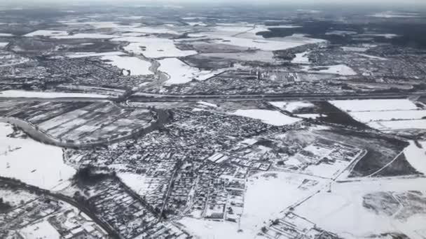 Verlassene Stadt mit Schnee bedeckt — Stockvideo