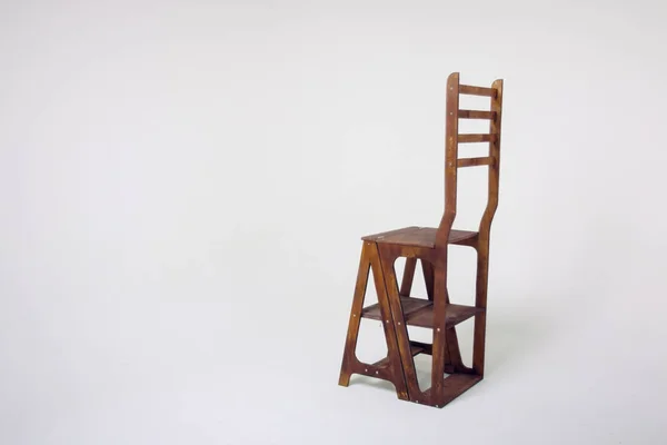 Neobvyklé Dřevěná Židle Bílém Pozadí — Stock fotografie