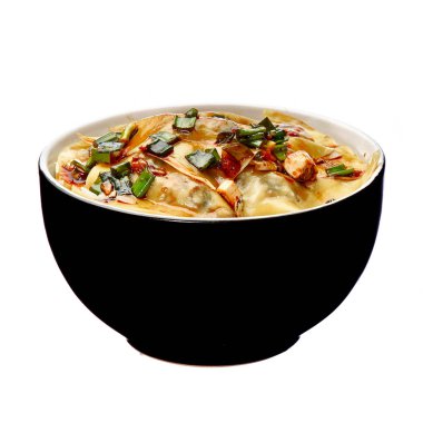 köfte, haşlama köfte, köfte et suyu, beyaz bir adam bir tabağa ile