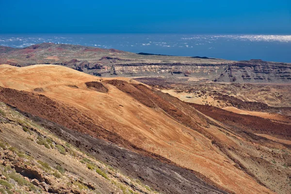 Desert Lonely Road Landskap i Volcan Teide National Park, Teneriffa, Kanarieöarna, Spanien — Stockfoto