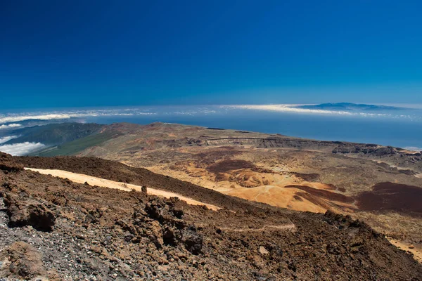 Desert Lonely Road Landskap i Volcan Teide National Park, Teneriffa, Kanarieöarna, Spanien — Stockfoto