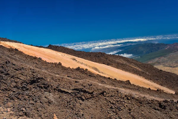 Desert Lonely Road Landscape in Volcan Teide National Park, Tenerife, Canary Island, Espanha — Fotografia de Stock