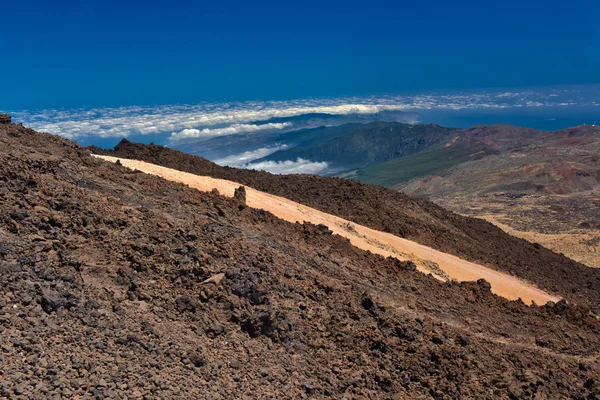 Desert Lonely Road Landscape in Volcan Teide National Park, Tenerife, Kanári-sziget, Spanyolország — Stock Fotó