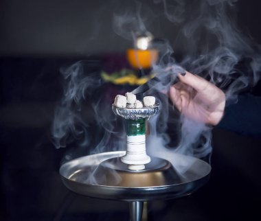 Nargile kase kömür dumanı ile
