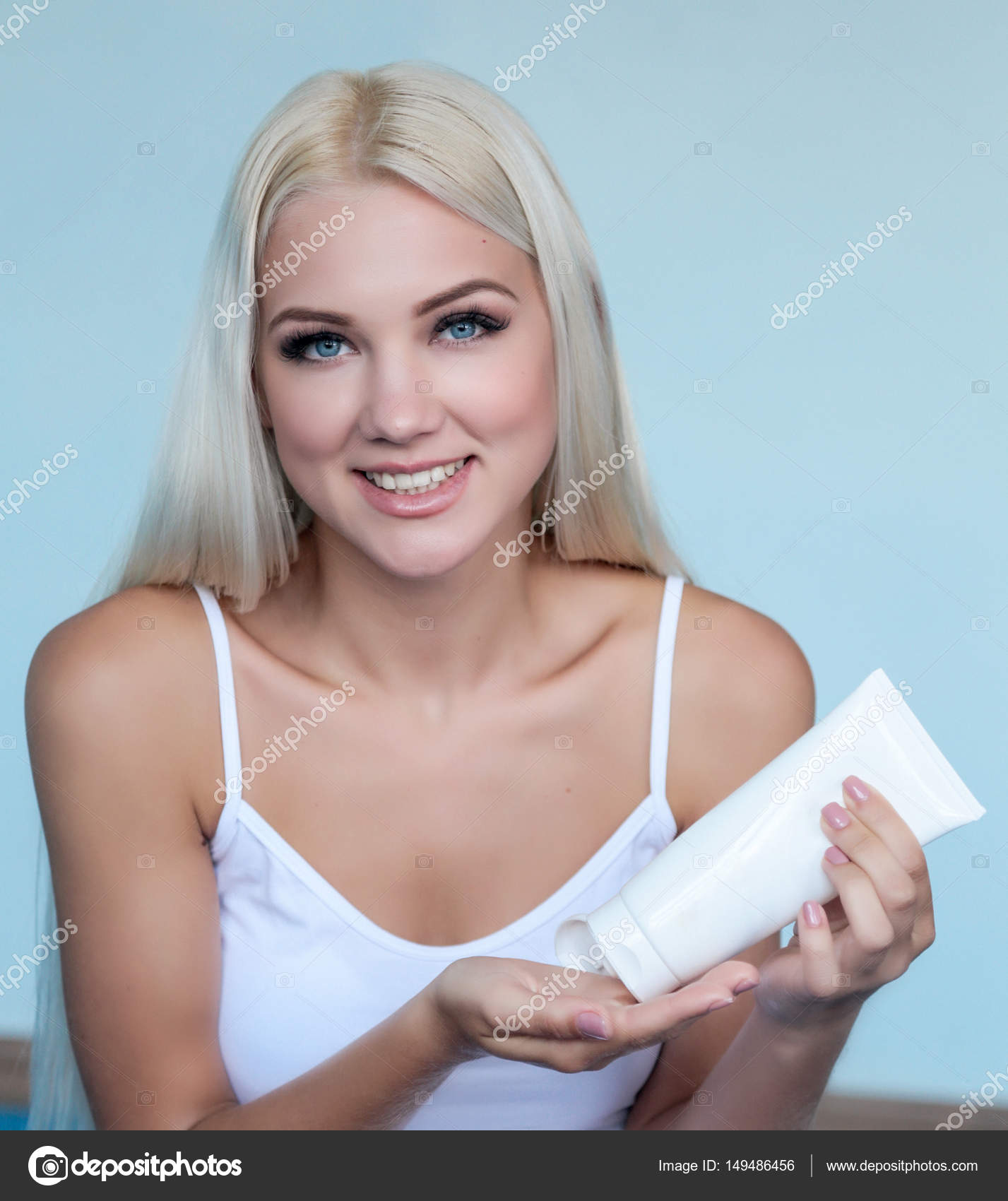 blondinka-s-roskoshnim-telom-foto-video-poimel-prodavshitsu