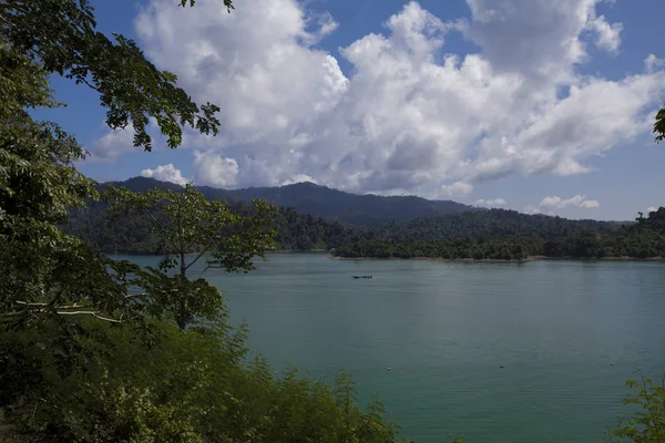 Lago Cheo Lan, Tailandia — Foto de Stock
