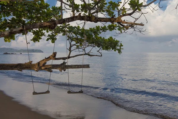 Swings on the beach of Thailand — Stock Photo, Image