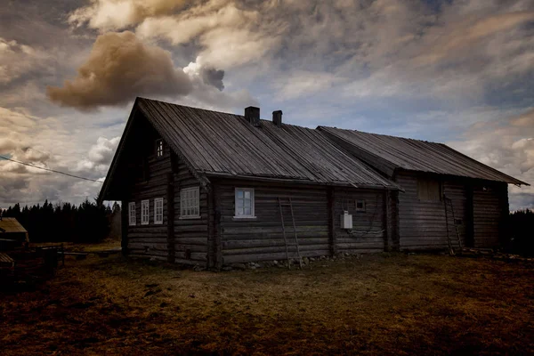 Stary Drewniany Hut Rosyjskiej Miejscowości — Zdjęcie stockowe