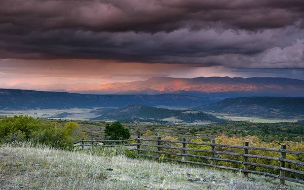 Cielo Tormentoso Atardecer Sobre Cordillera San Juan Otoño Color Otoño —  Fotos de Stock