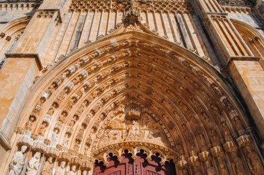 Dominik 'in Batalha Manastırı' nın güzel ve eşsiz görüntüsü.