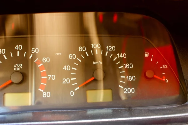 Kontrollpanelen Bilen Hastighetsmätare Närbild — Stockfoto