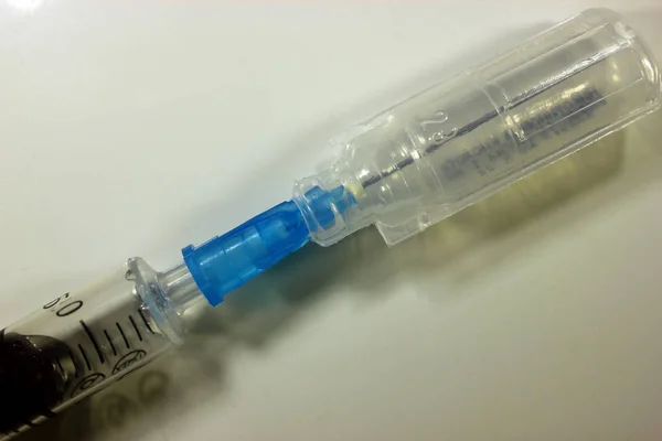 Satz Spritzen Impfstoffe Aus Der Flasche Behandlung Des Patienten Nahaufnahme — Stockfoto