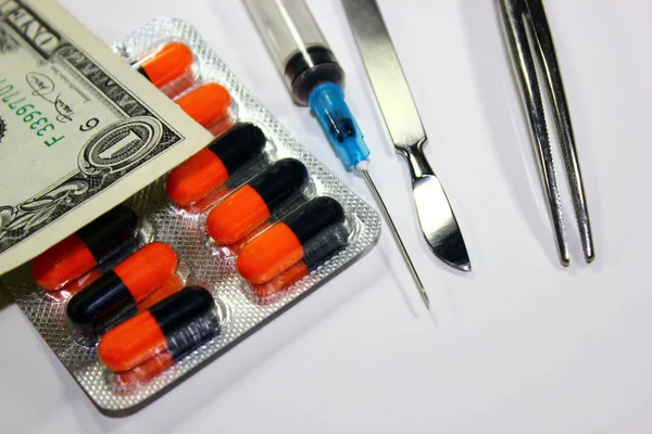 Laçlar Tıbbi Araçlar Ücretli Ilaçlara Kavramsal Olarak Enjeksiyon Fiyatlarında Değişiklik Telifsiz Stok Fotoğraflar