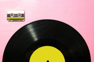 Teknoloji gramofon disklerinden SD kartlarına çevrildi.