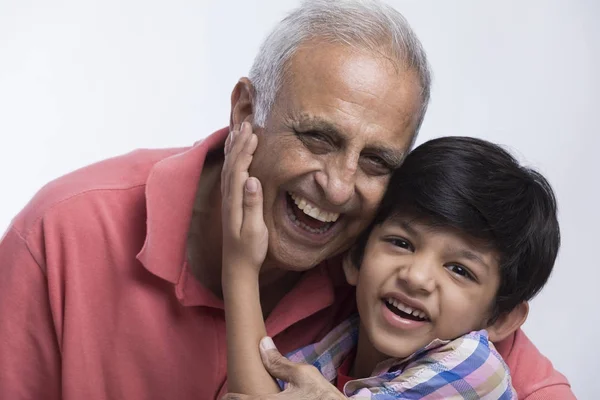 Retrato Abuelo Nieto Feliz — Foto de Stock