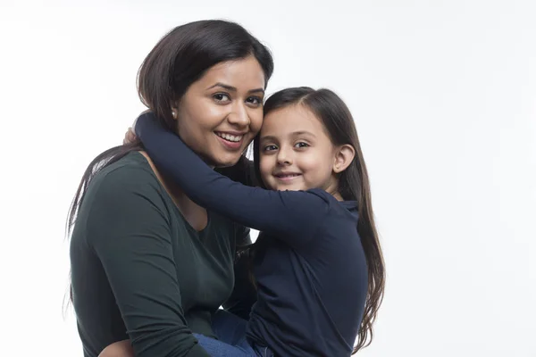 Portrait Mother Carrying Daughter — Stock Photo, Image