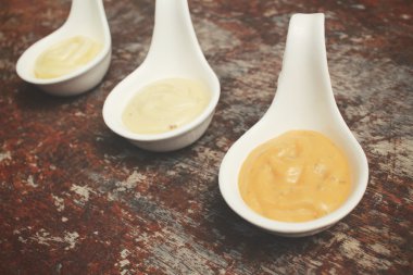 Salata sosu yakın çekim 