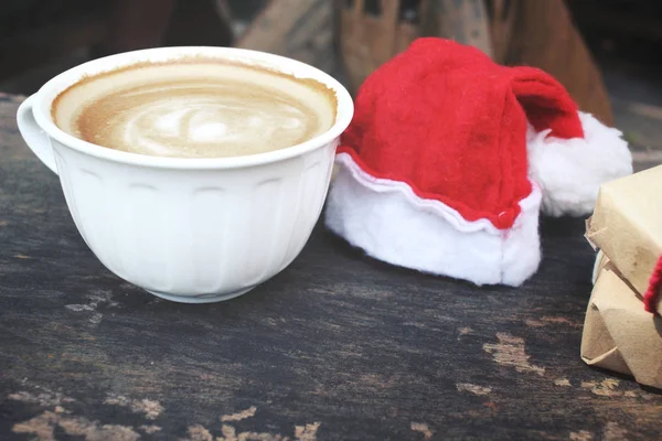 Filiżanka kawy z świątecznych dekoracji — Zdjęcie stockowe