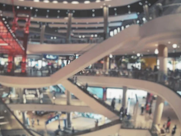 Gente borrosa centro comercial — Foto de Stock