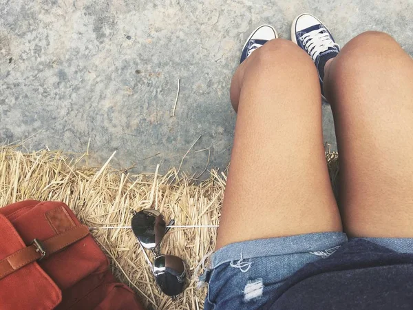 Selfie, sluneční brýle a tašku s botami — Stock fotografie