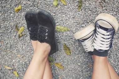 Arkadaşlar ayakkabılarımı kapatın