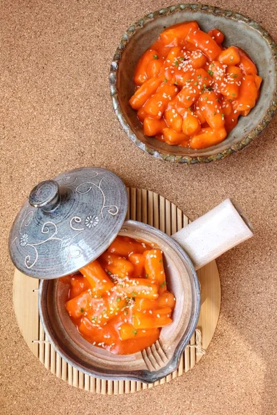 Закрыть рисовый пирог корейской еды — стоковое фото