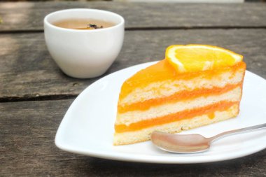 Sıcak çay ile turuncu kek