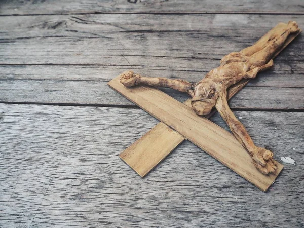 Zavřít dřevěný kříž — Stock fotografie