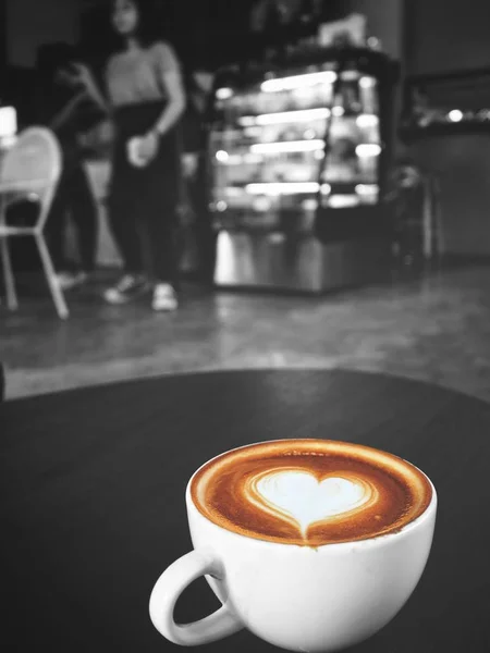 Τέχνη latte καφέ στο καφενείο — Φωτογραφία Αρχείου