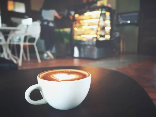 Café de arte latte en la cafetería — Foto de Stock