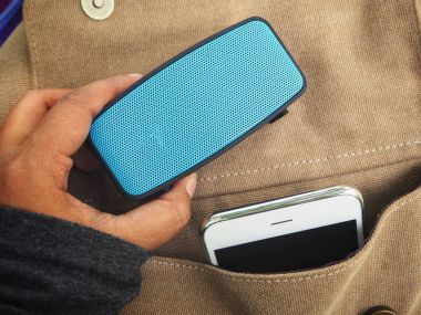 Akıllı telefon ve çanta ile Bluetooth Hoparlör