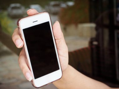 Akıllı telefon yandan