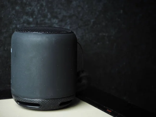 Close Shot Bluetooth Speaker White Tabletop — Stock Photo, Image
