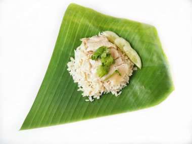 Muz Yaprak üzerinde tavuk ile haşlanmış pirinç