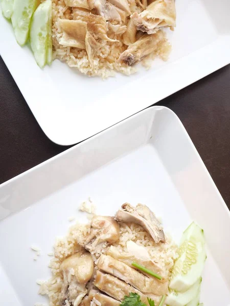 Nasi Kukus Lezat Dengan Ayam Atas Meja — Stok Foto