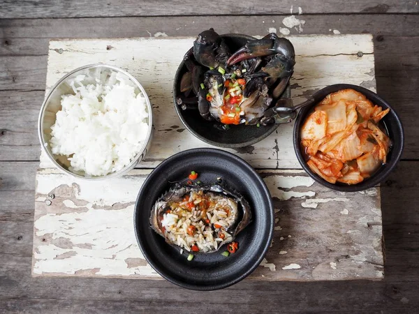 Vue Surélevée Plat Coréen Savoureux Avec Sauce Soja Crabe Mariné — Photo