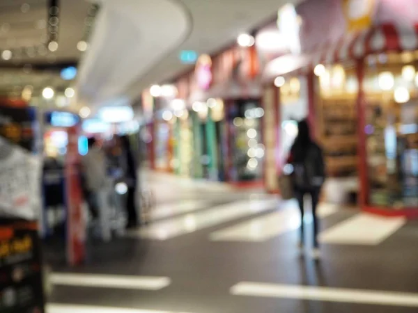 Homályos emberek shopping mall — Stock Fotó